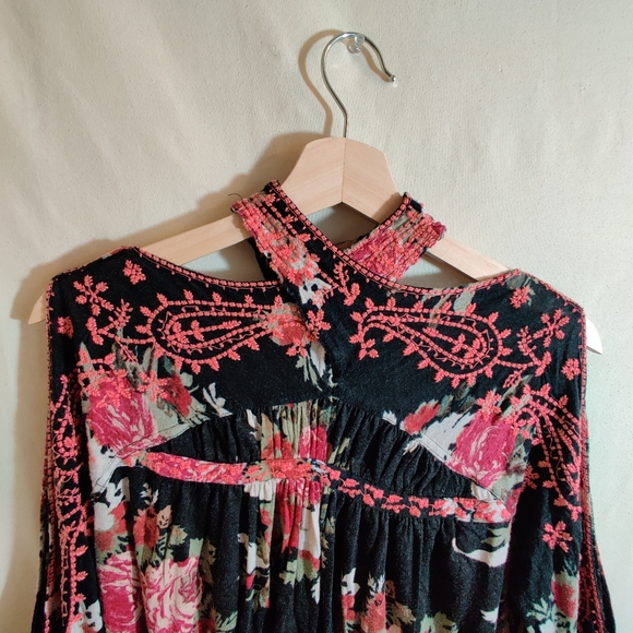 FREE PEOPLE Bainbridge Black & Red Floral Long Bell Sleeve High Neckline Shirt S - Picture 4 of 16